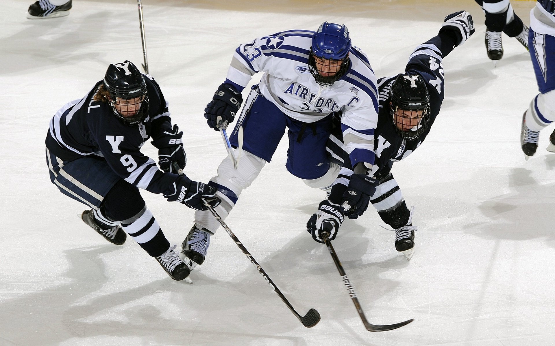 阿扎伦卡连续七场比赛得分超过逆转,法国队挑战极限!